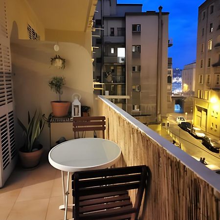 Charming Apartment With Cosy Balcony Old Port マルセイユ エクステリア 写真